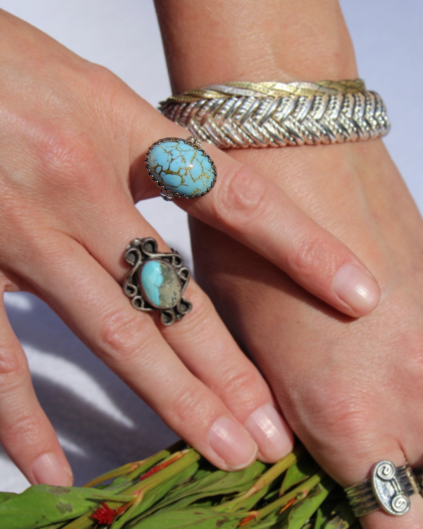 VINTAGE TURQUOISE AND STERLING SILVER COCKTAIL RING