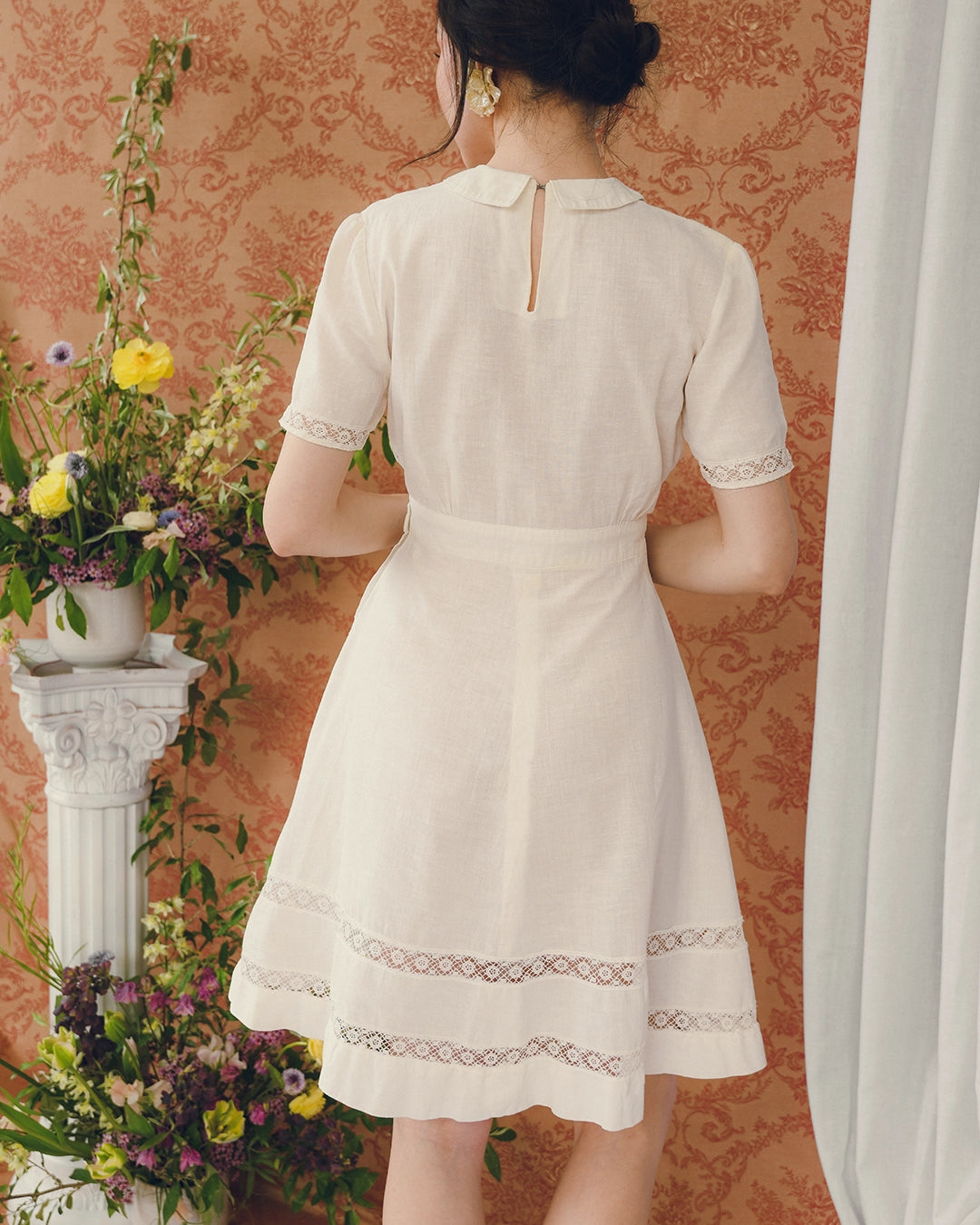 VINTAGE 1940s PETER PAN COLLAR DRESS WITH LACE INSETS