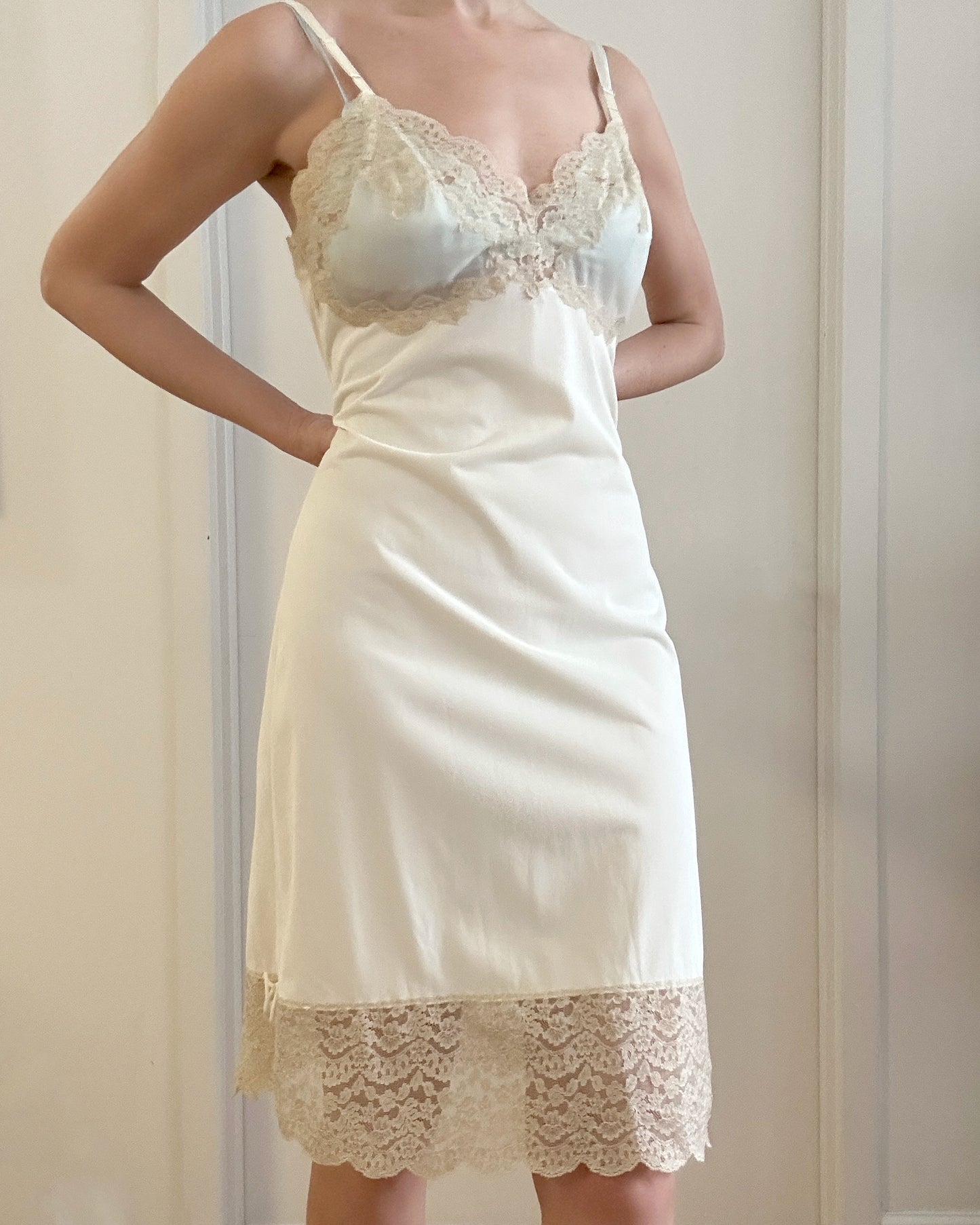 Vintage 1960s Ivory Slip With Lace Details