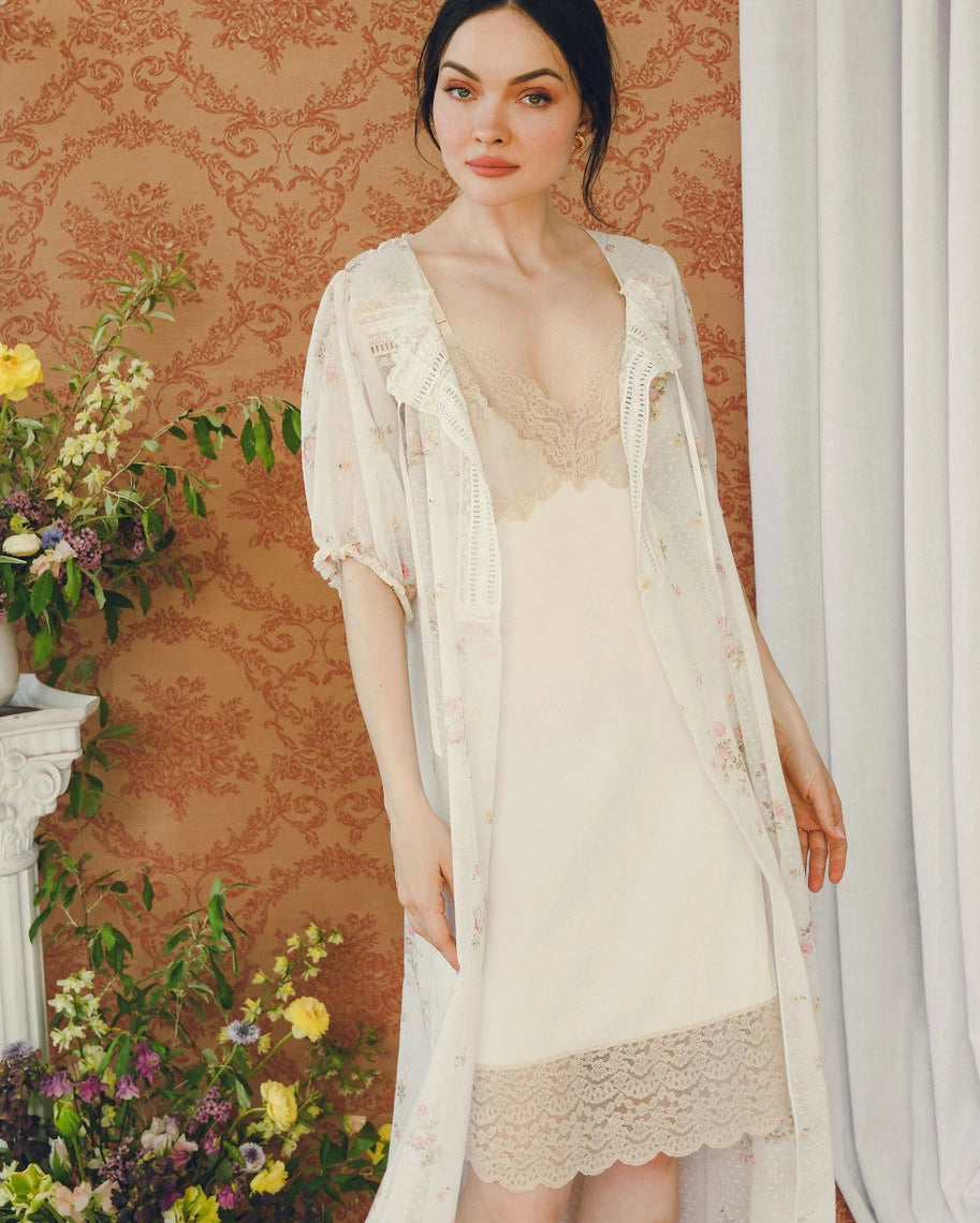 Vintage 1960s Ivory Slip With Lace Details