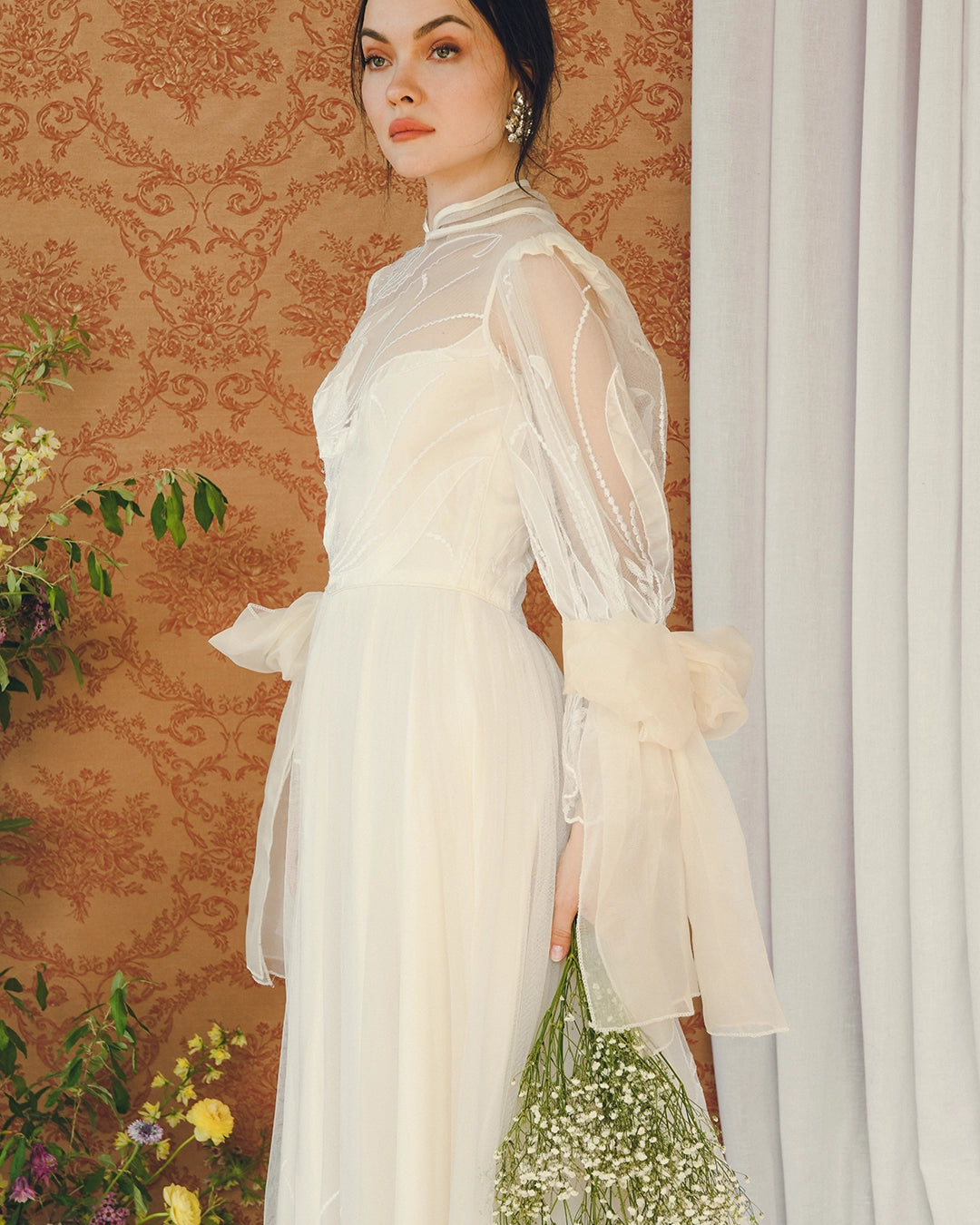 Vintage Bow-Sleeve Wedding Gown With Detachable Tiered Train