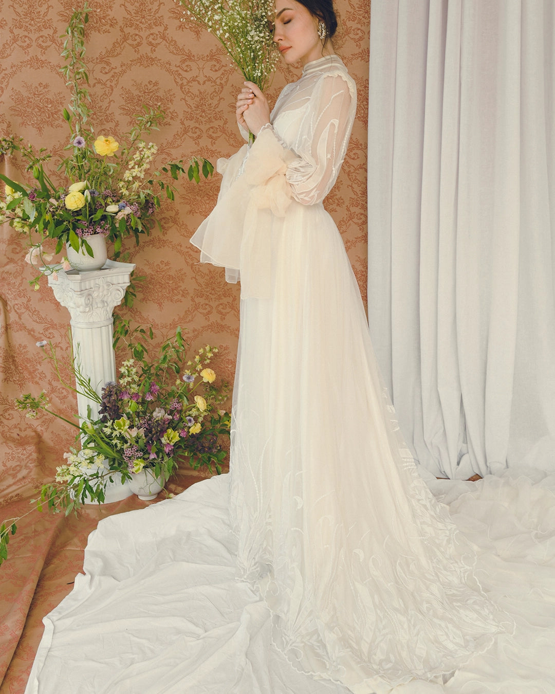Vintage Bow-Sleeve Wedding Gown With Detachable Tiered Train