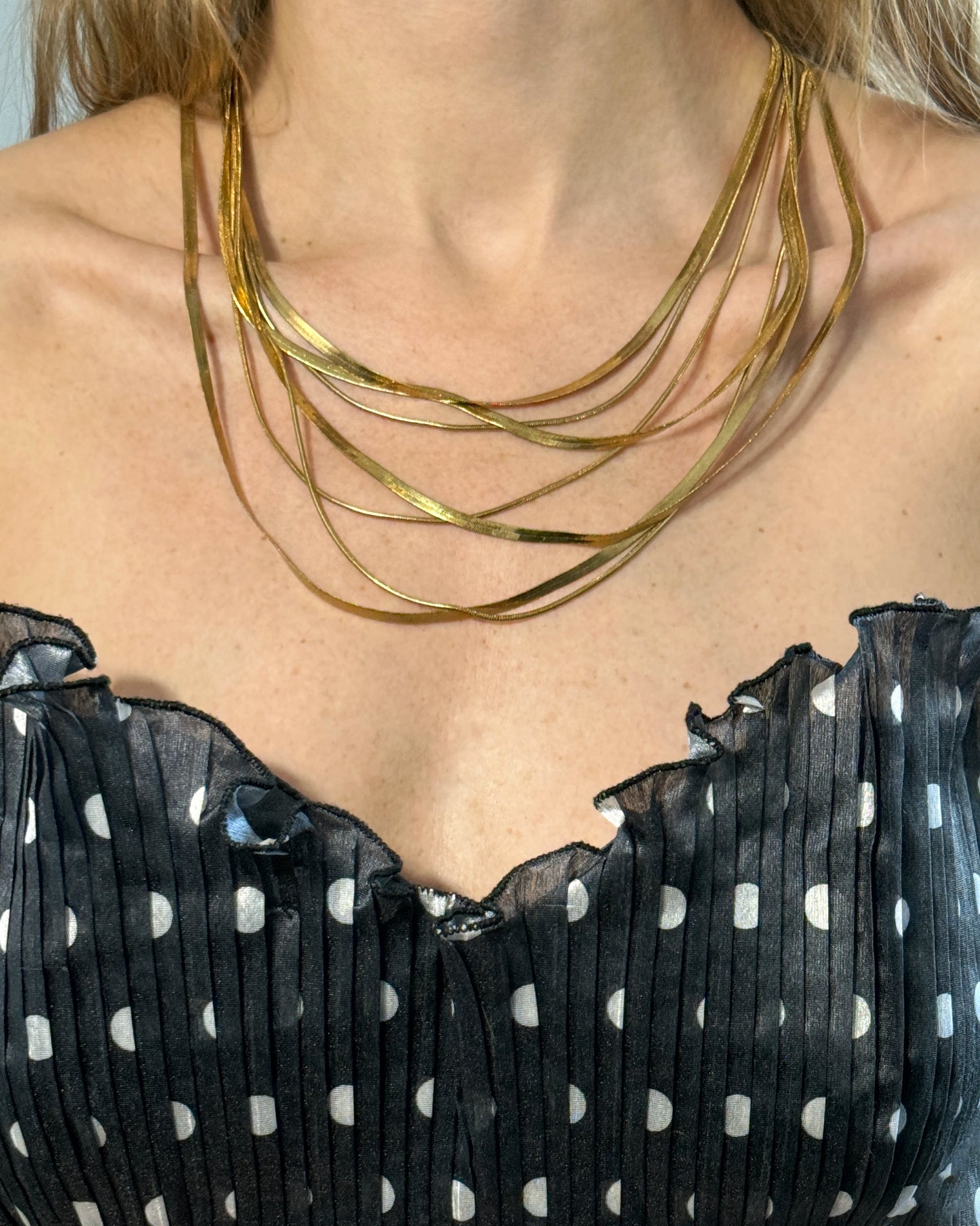 VINTAGE 1970s MULTI-STRAND GOLD OMEGA CHAIN NECKLACE