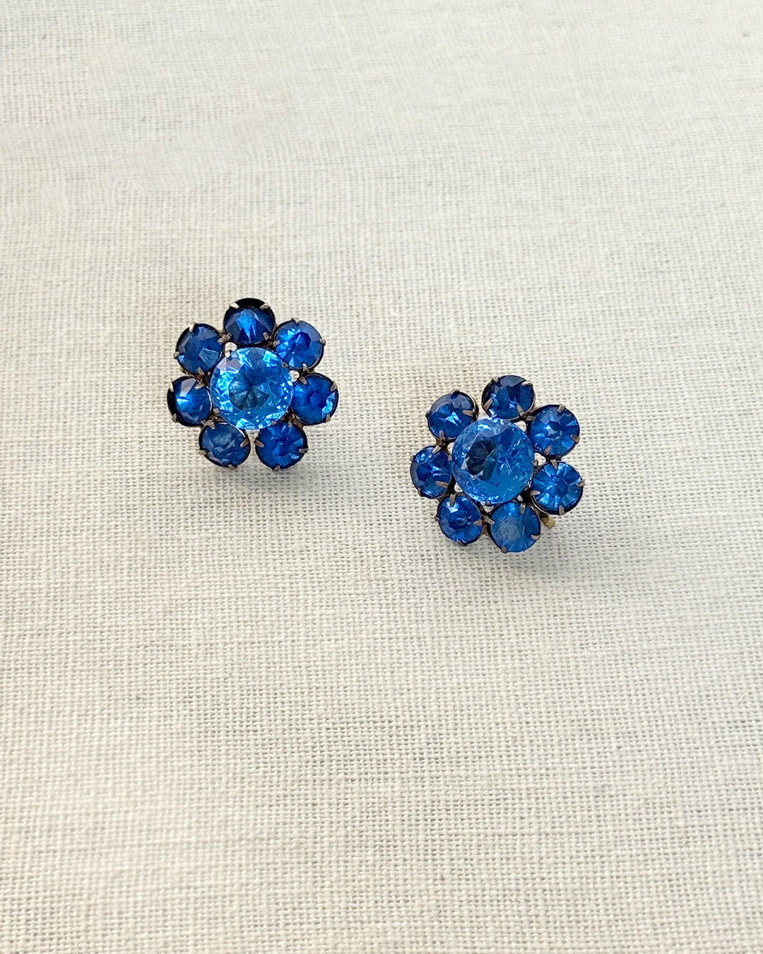 Vintage 1950s Blue Crystal Flower Cluster Stud Earrings