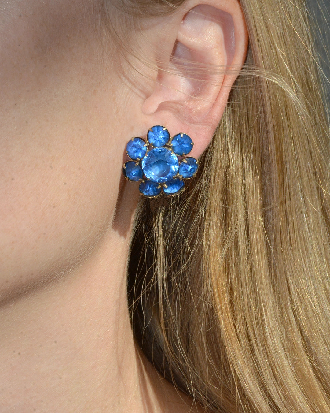 Vintage 1950s Blue Crystal Flower Cluster Stud Earrings