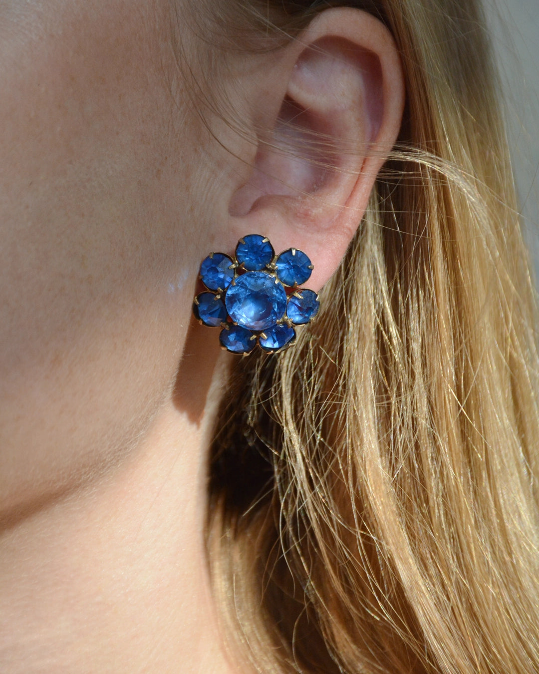 Vintage 1950s Blue Crystal Flower Cluster Stud Earrings