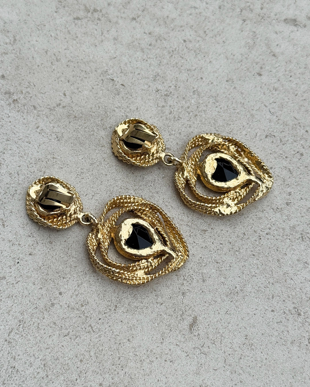 Vintage 90s Twisted Gold Heart-Drop Earrings