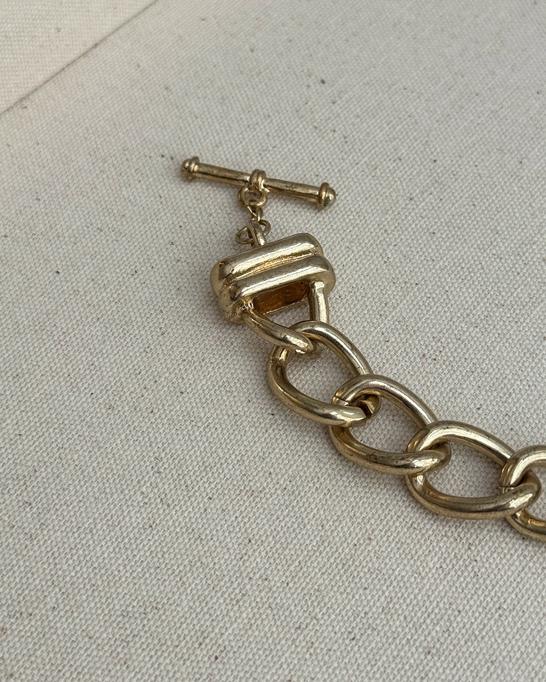 Vintage Chunky Gold Heart Charm Toggle Bracelet