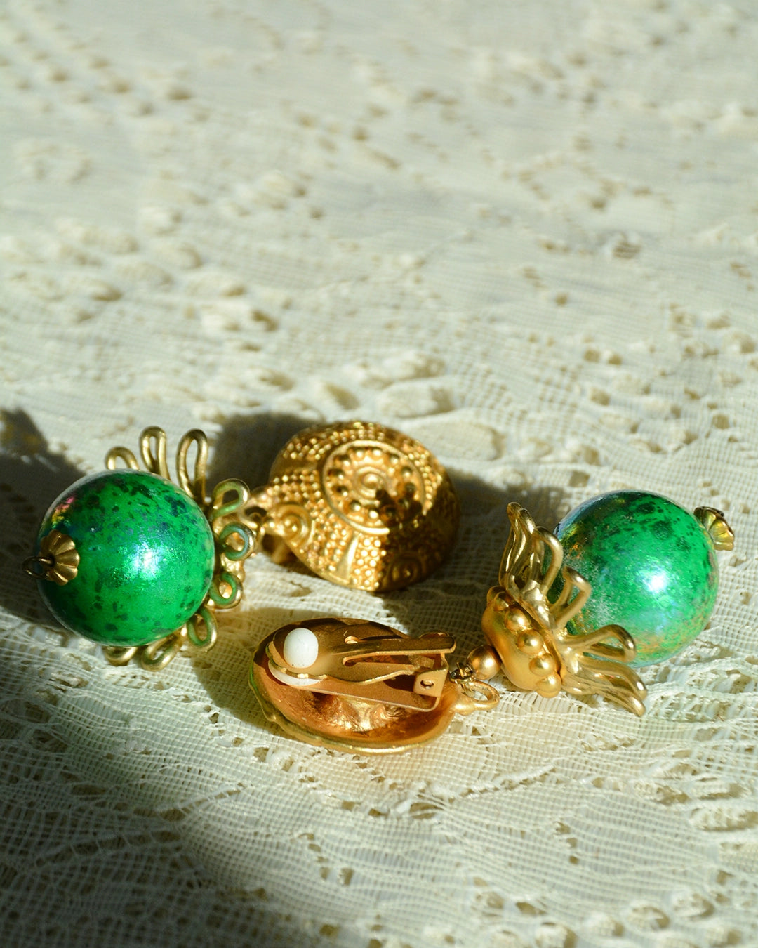 Vintage Etruscan Gold and Marbled Drop Earrings