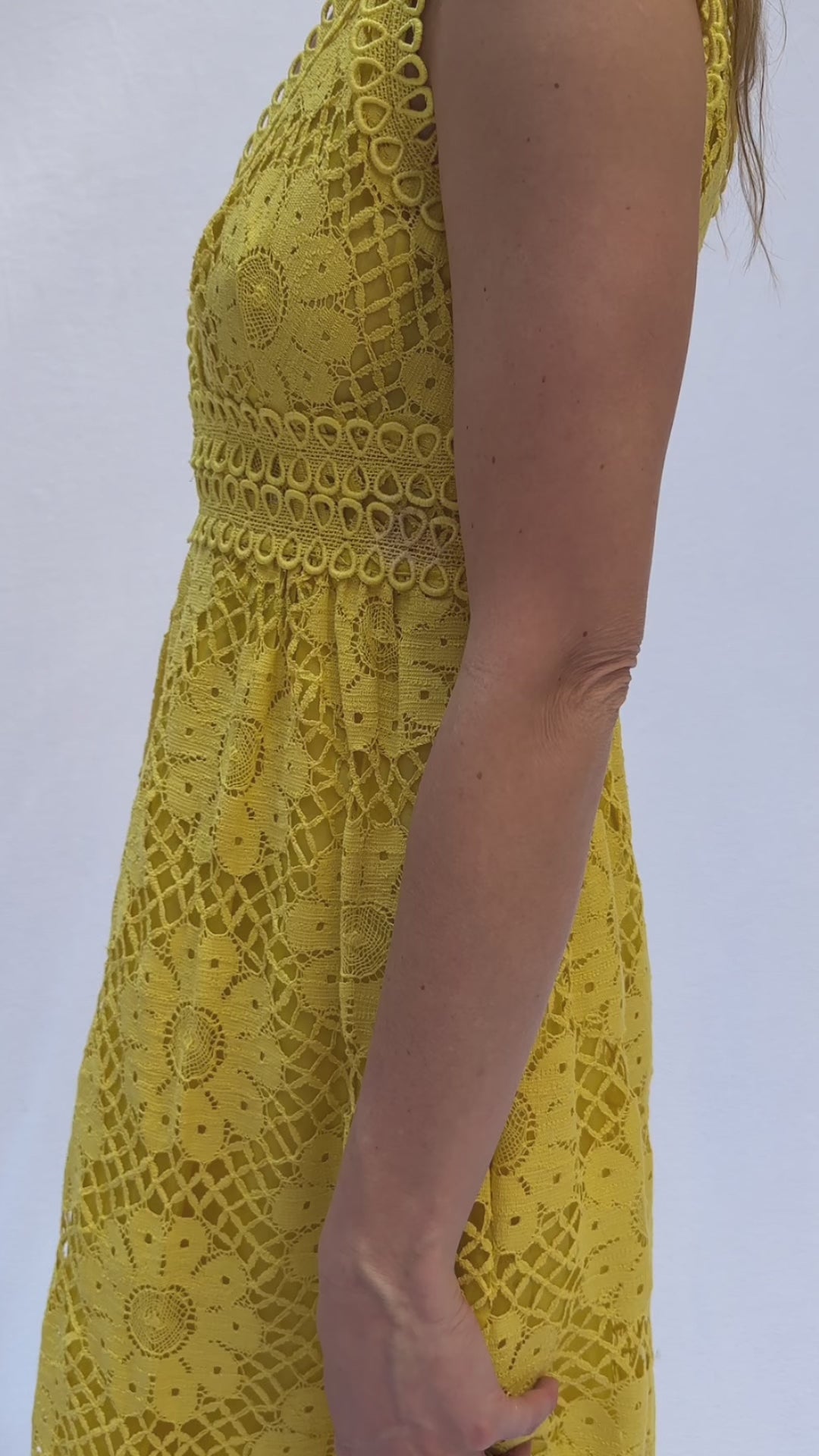 Vtg fashion 70s Crochet Lace Shift Dress Yellow