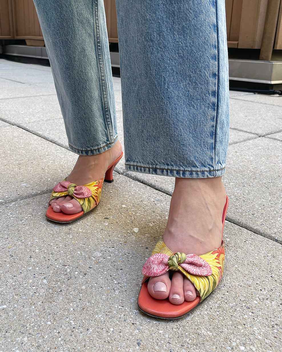 VINTAGE SALVATORE FERRAGAMO FLORAL MULES | 40