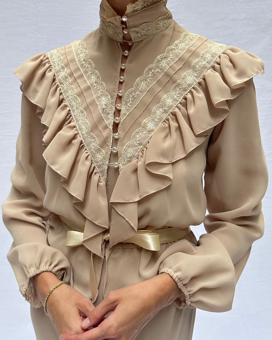 VINTAGE VICTORIAN-STYLE BLOUSE WITH UNDERSLIP | S